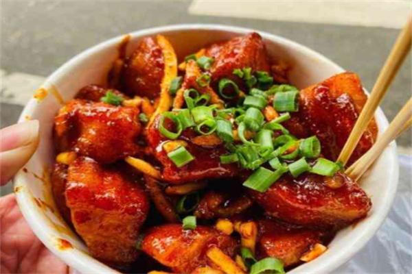 周签签锅巴土豆小吃